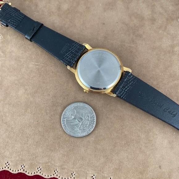 Vintage Infinity Golf Ball Styled Gold Watch - Picture 5 of 7